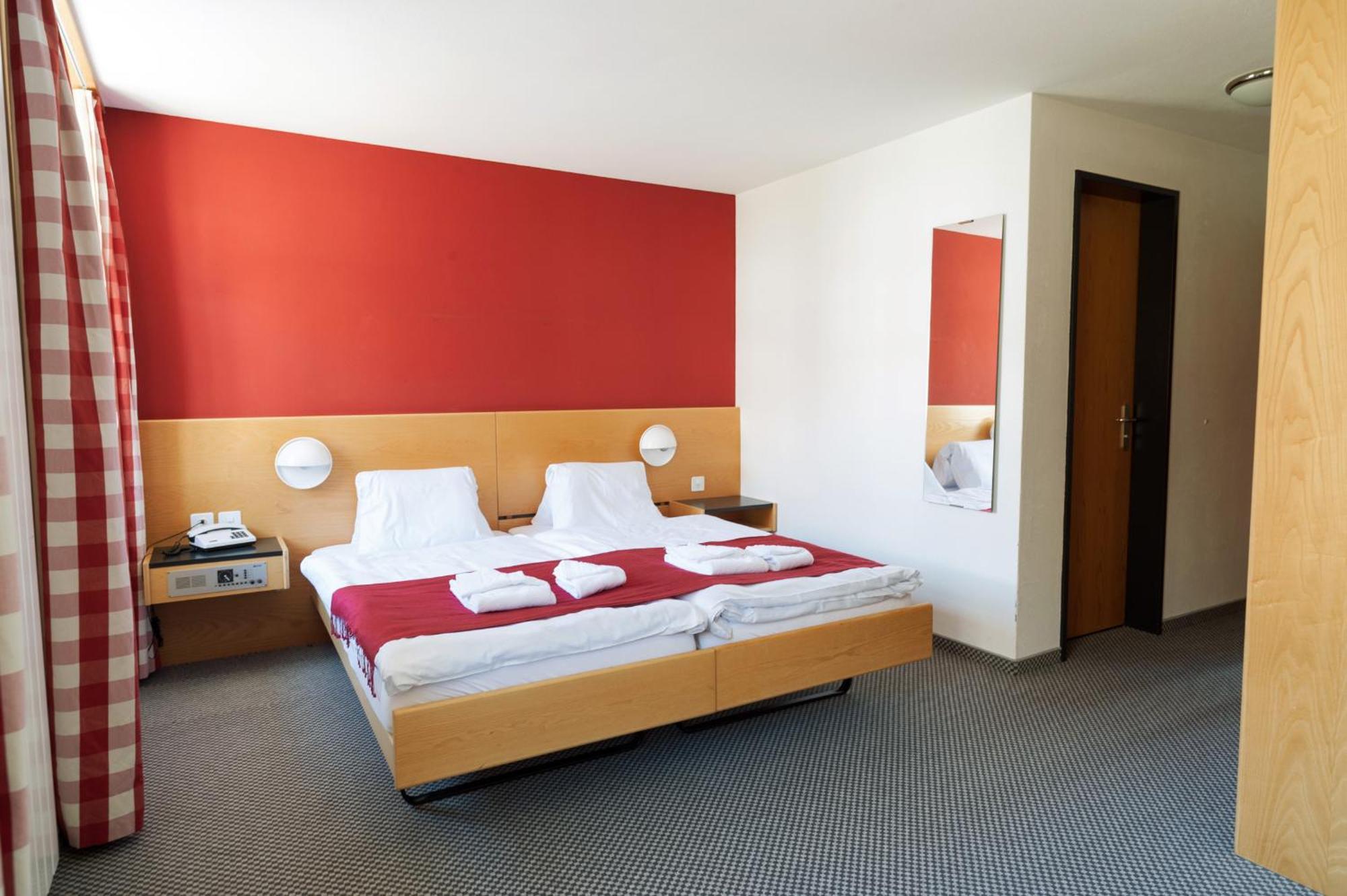 Hotel Aurora Ardez Экстерьер фото